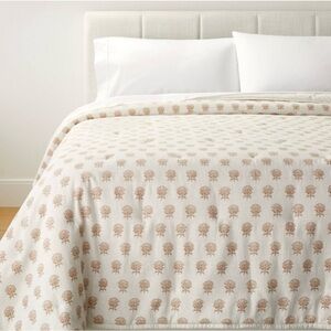 NWT Full/Queen Lofty Cotton Slub Woodblock Print Floral Quilt Off White/Mauve